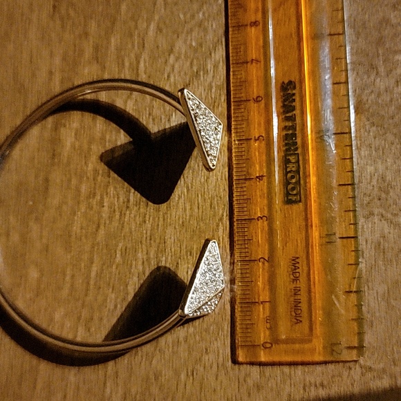 Nwot gold bangle - Picture 7 of 8